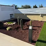 Espacio Con Piscina, 게스트하우스 3*