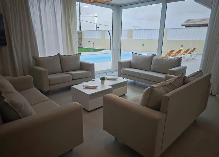 Espacio Con Piscina, Pensjonat 3*